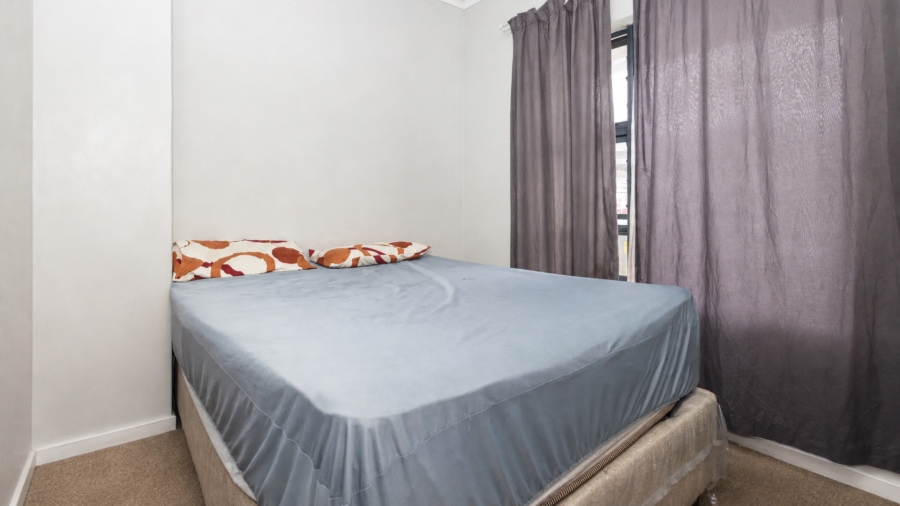 2 Bedroom Property for Sale in Schoongezicht Western Cape